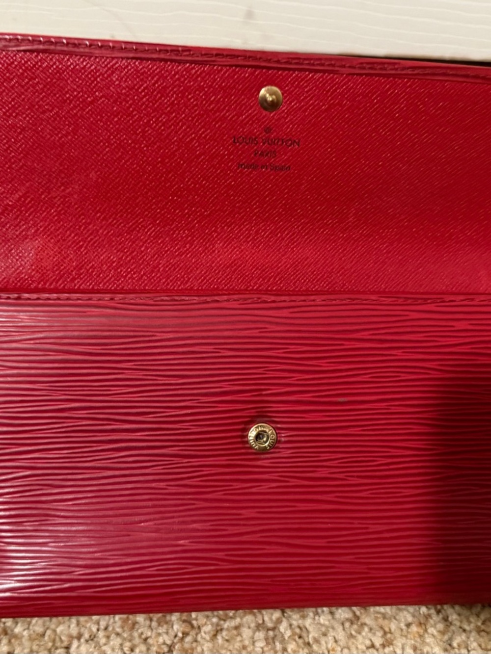 Louis Vuitton Epi Sac Triangle bag w/ matching wallet. Very unique bag. - Picture 10 of 14